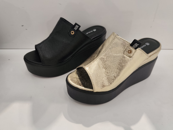 Klapki damskie Roz 36-41 / 12 par